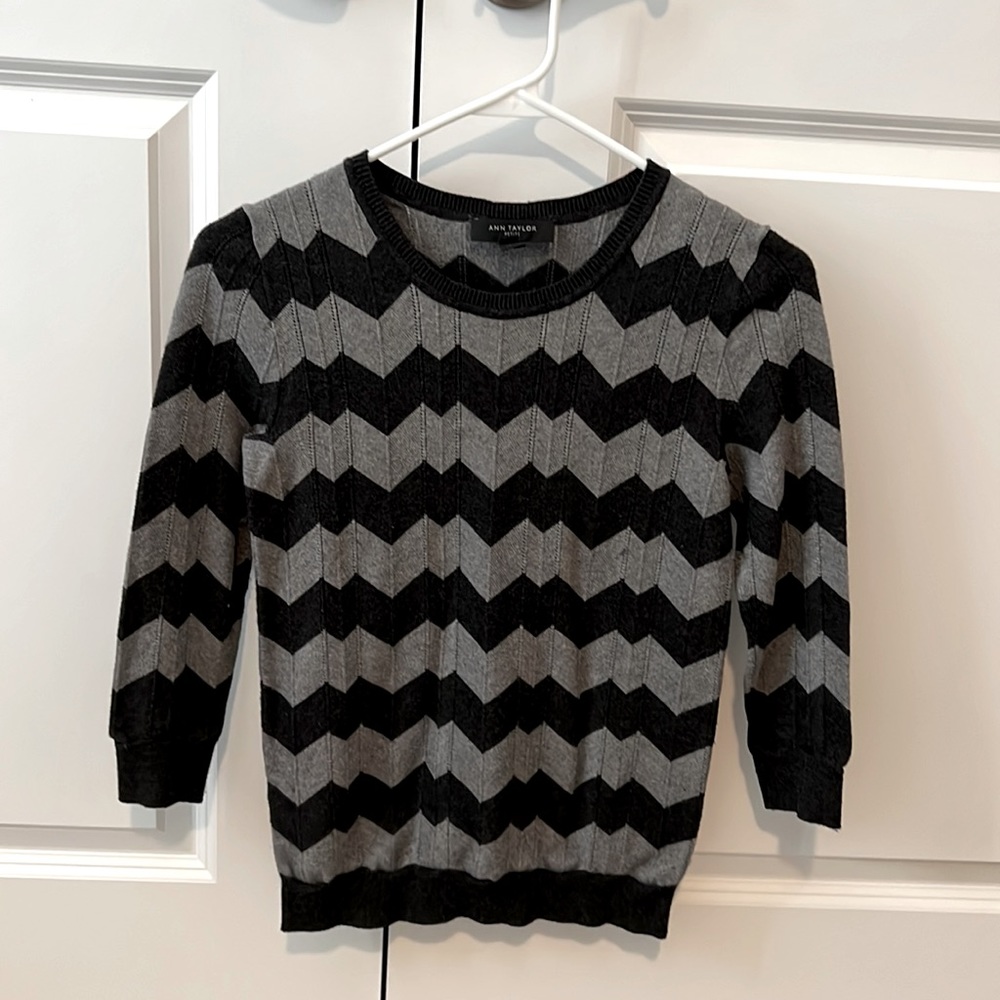 Ann Taylor, XSP, Sweater Shirt, Cozy Casual/Work Top. Dry Cleaned.